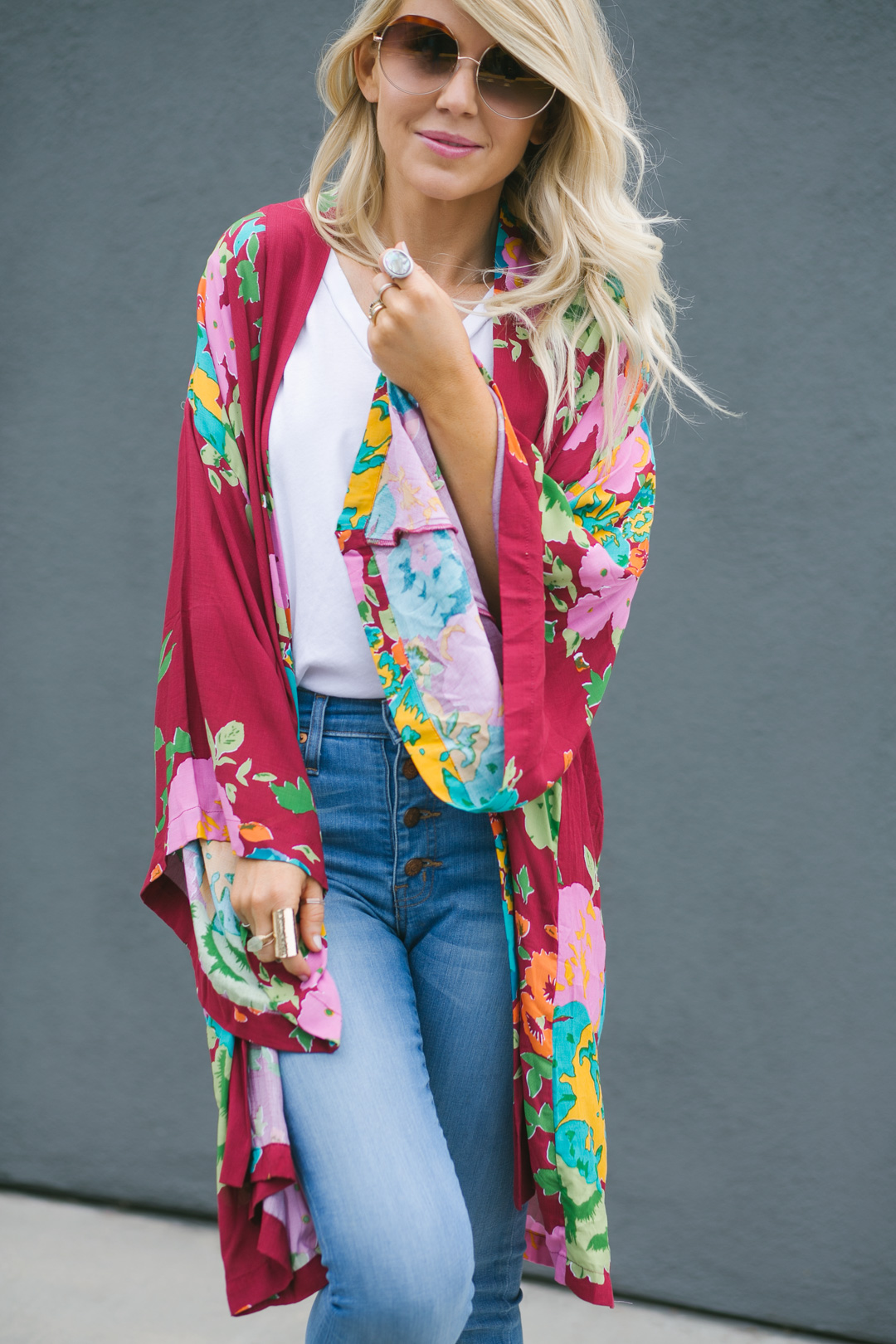 Lisa Allen of Lunchpails and Lipstick Wearing Novella Royale Kimono and Madewell Jeans with Dblanc round sunglasses in Solana Beach, CA