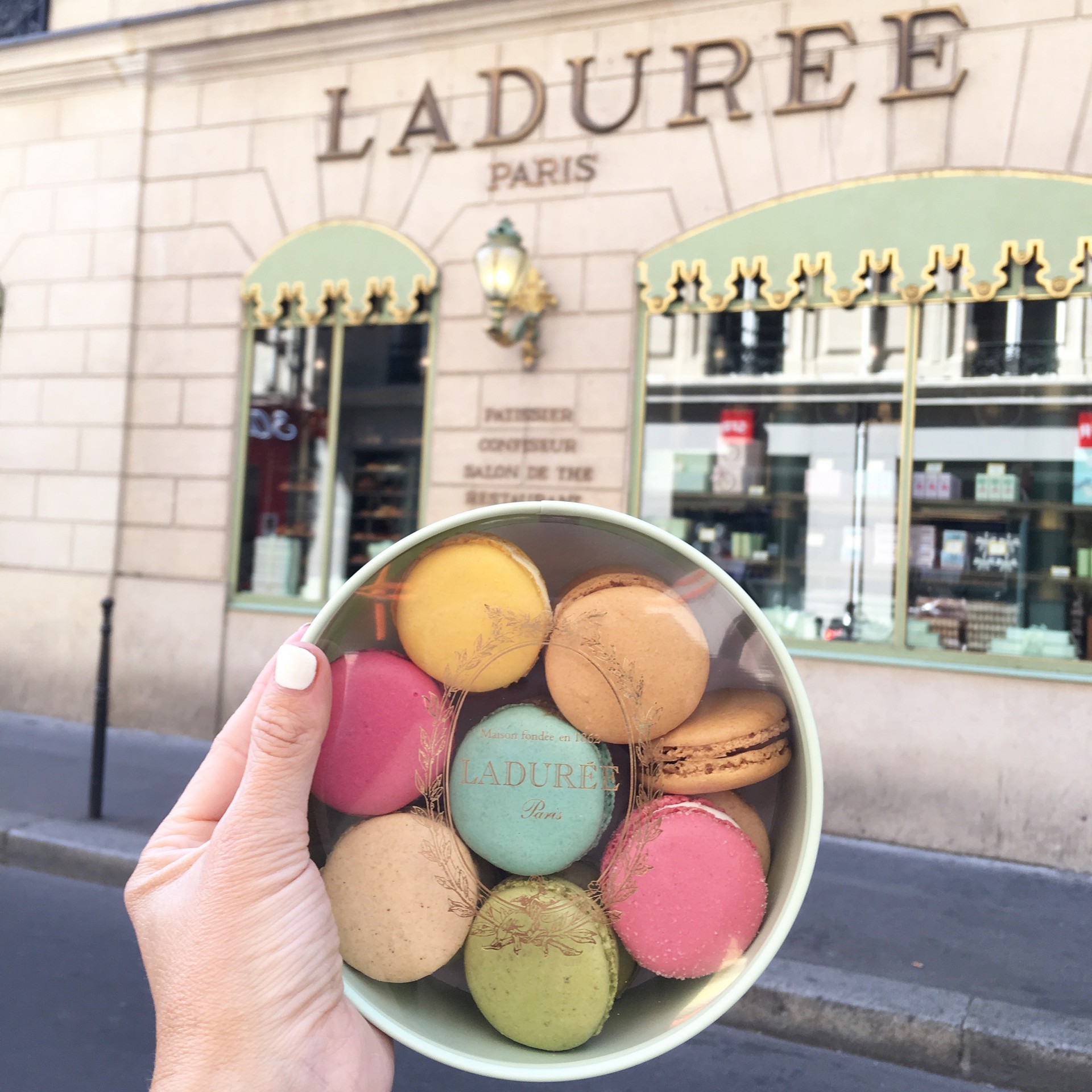 visit Laduree in Paris, girls guide to Paris with Lunchpails and Lipstick 