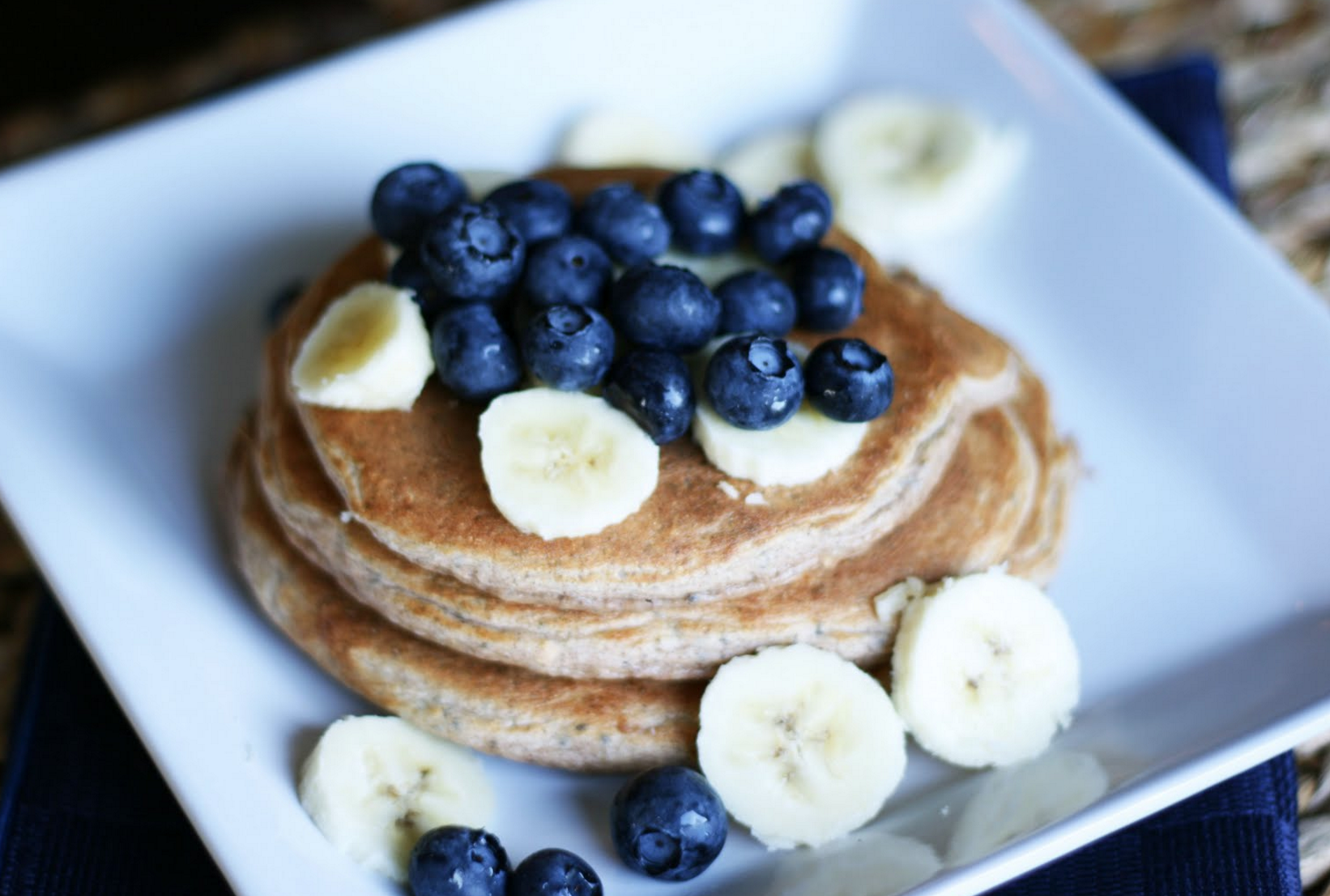 hurry and get the recipe for protein pancakes on Lunchpails and Lipstick 
